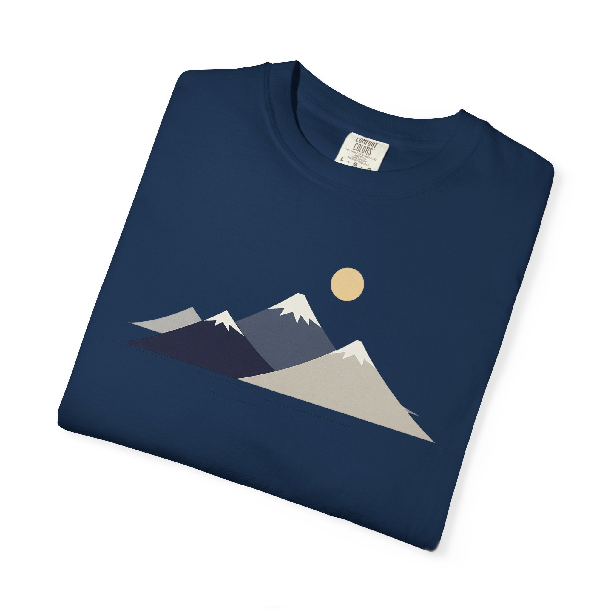 Minimal Mountain Graphic T-Shirt — Neutral Sunset Nature Tee