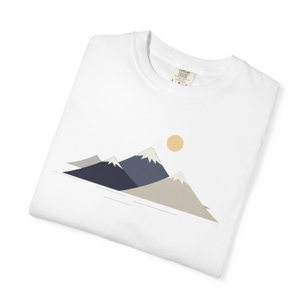 Minimal Mountain Graphic T-Shirt — Neutral Sunset Nature Tee