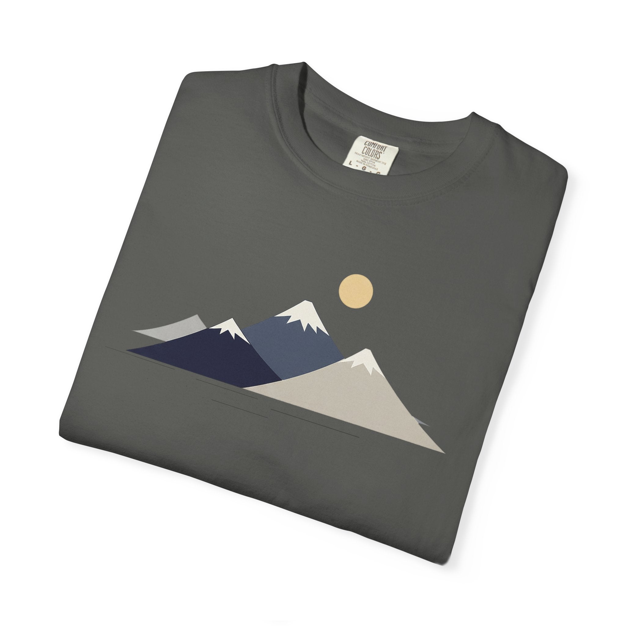 Minimal Mountain Graphic T-Shirt — Neutral Sunset Nature Tee