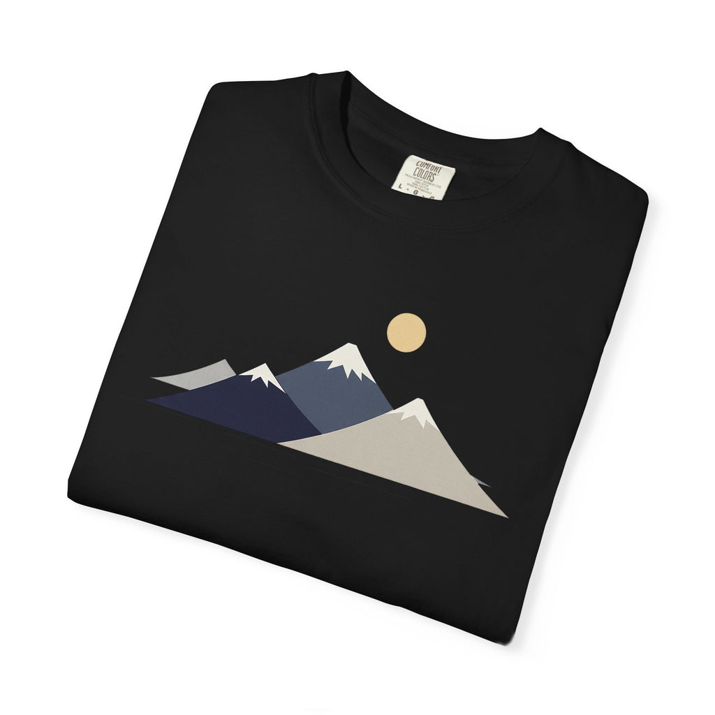Minimal Mountain Graphic T-Shirt — Neutral Sunset Nature Tee