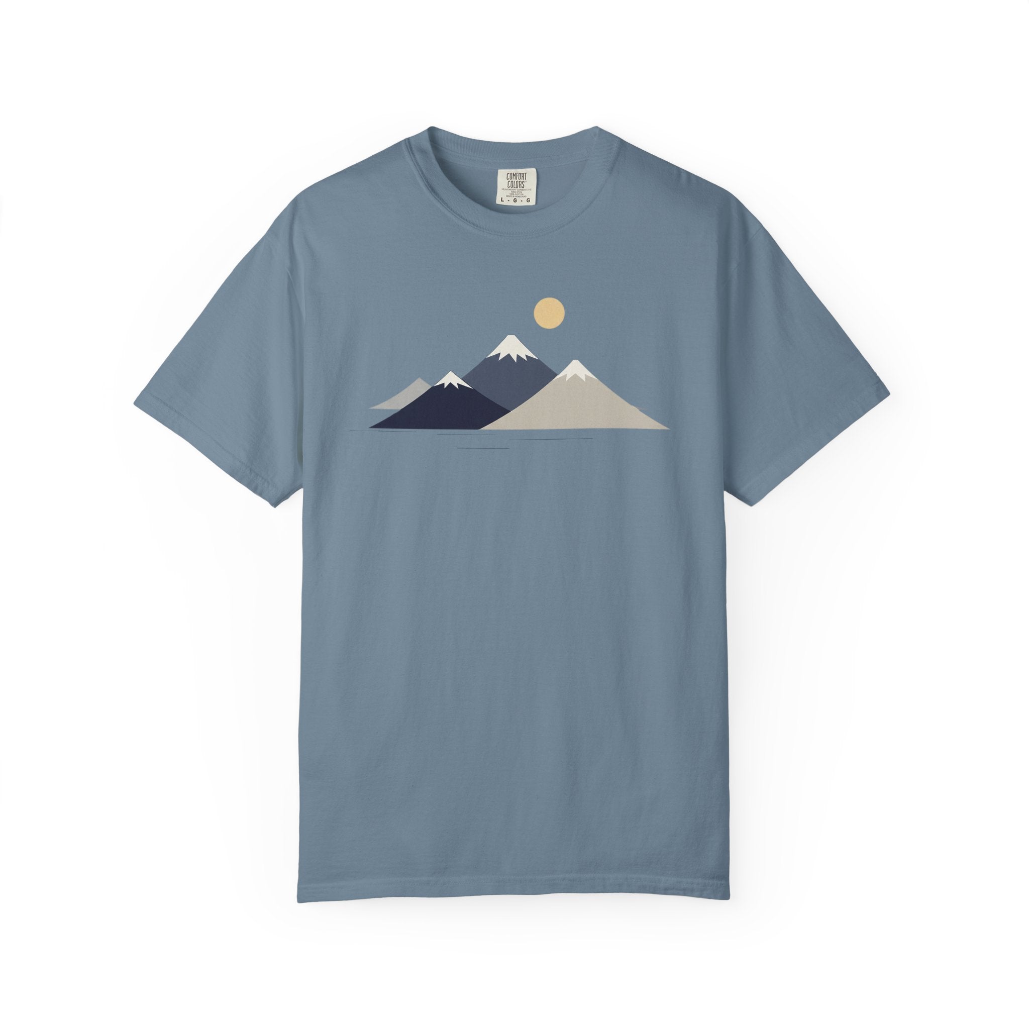 Minimal Mountain Graphic T-Shirt — Neutral Sunset Nature Tee