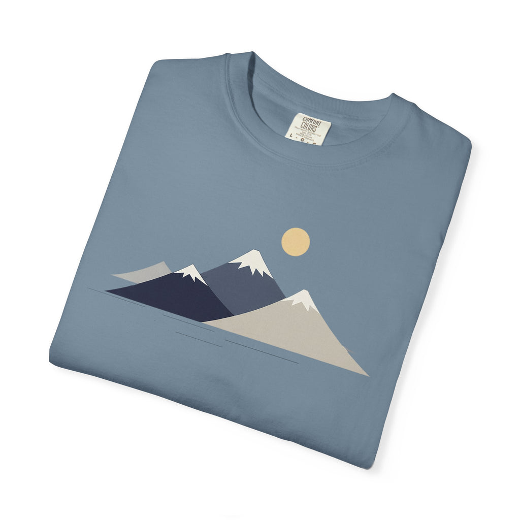 Minimal Mountain Graphic T-Shirt — Neutral Sunset Nature Tee