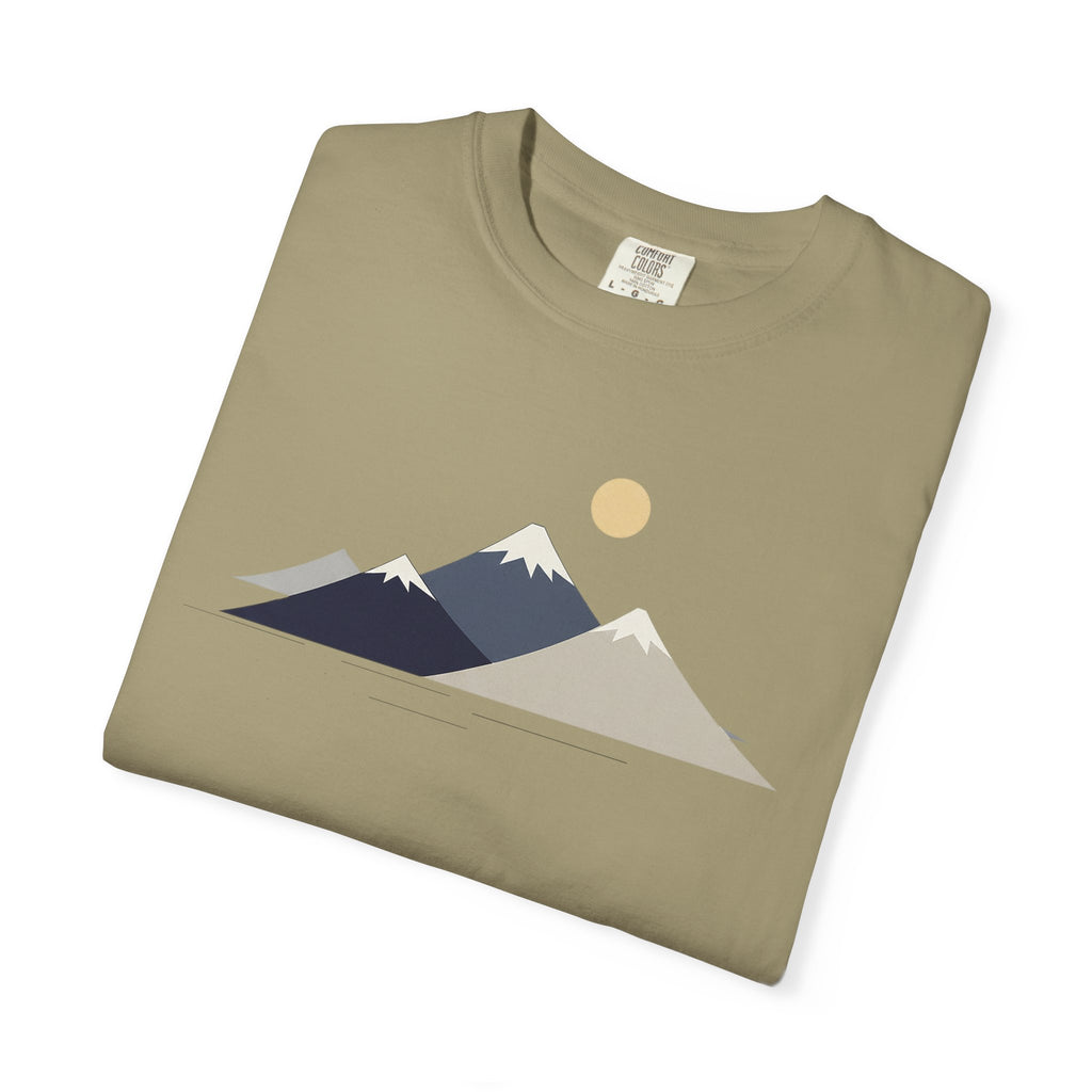 Minimal Mountain Graphic T-Shirt — Neutral Sunset Nature Tee