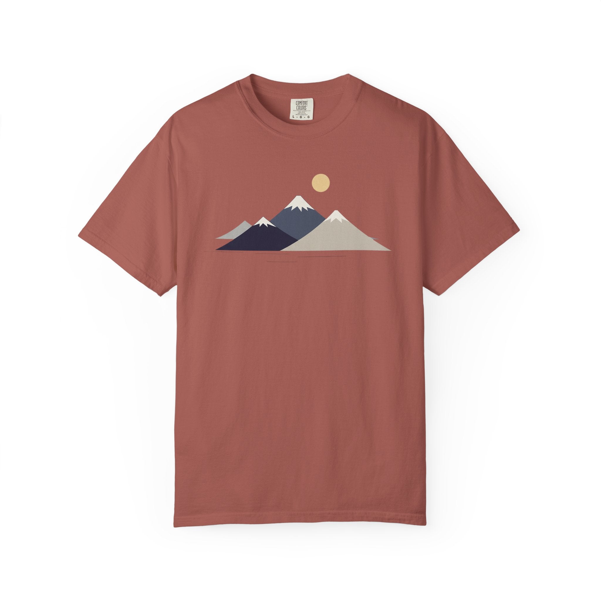 Minimal Mountain Graphic T-Shirt — Neutral Sunset Nature Tee