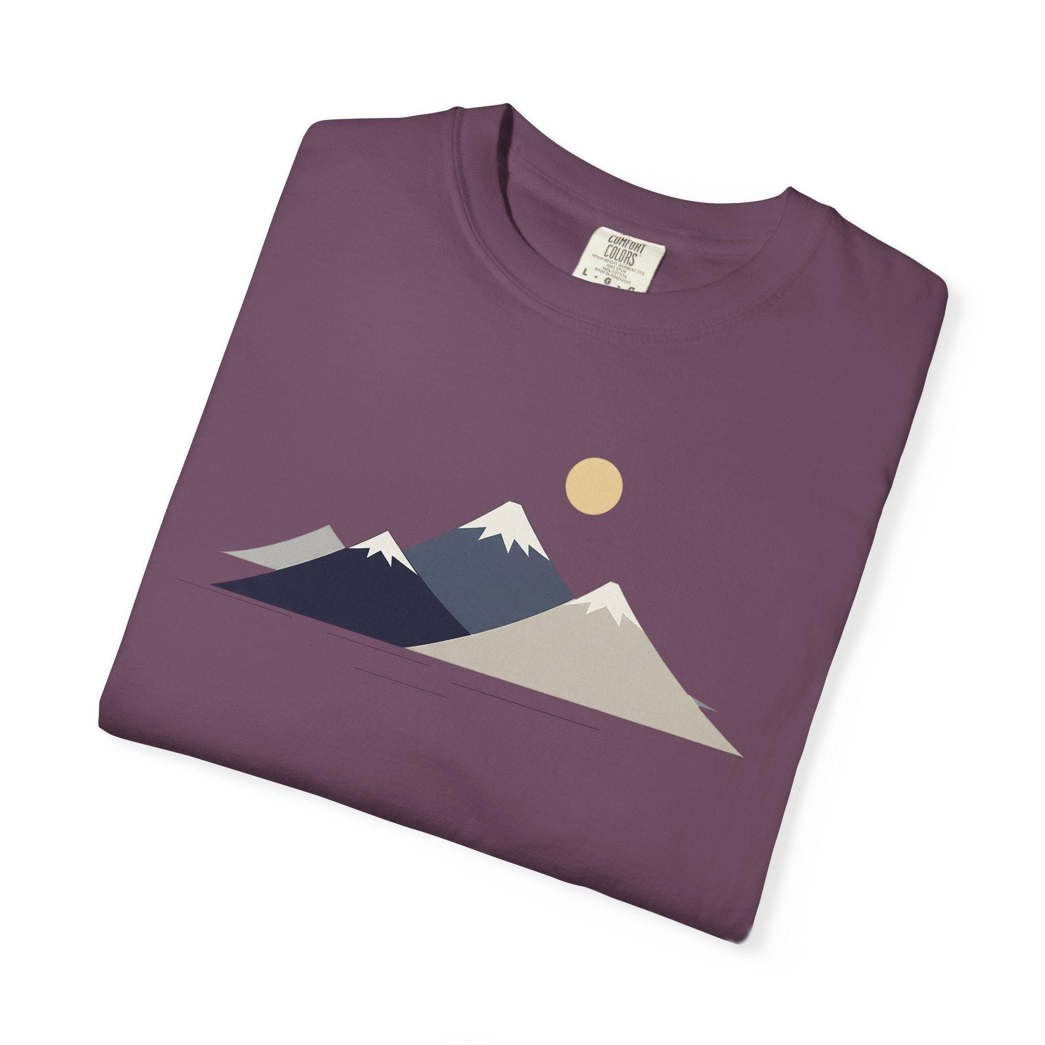 Minimal Mountain Graphic T-Shirt — Neutral Sunset Nature Tee
